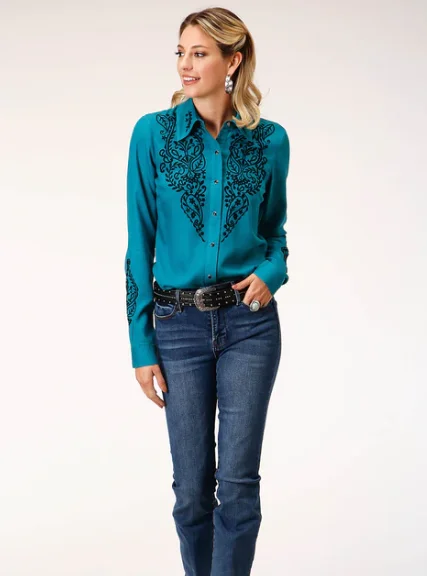 03-050-0565-7015 Roper Wms Collection LS Soild Green Shirt