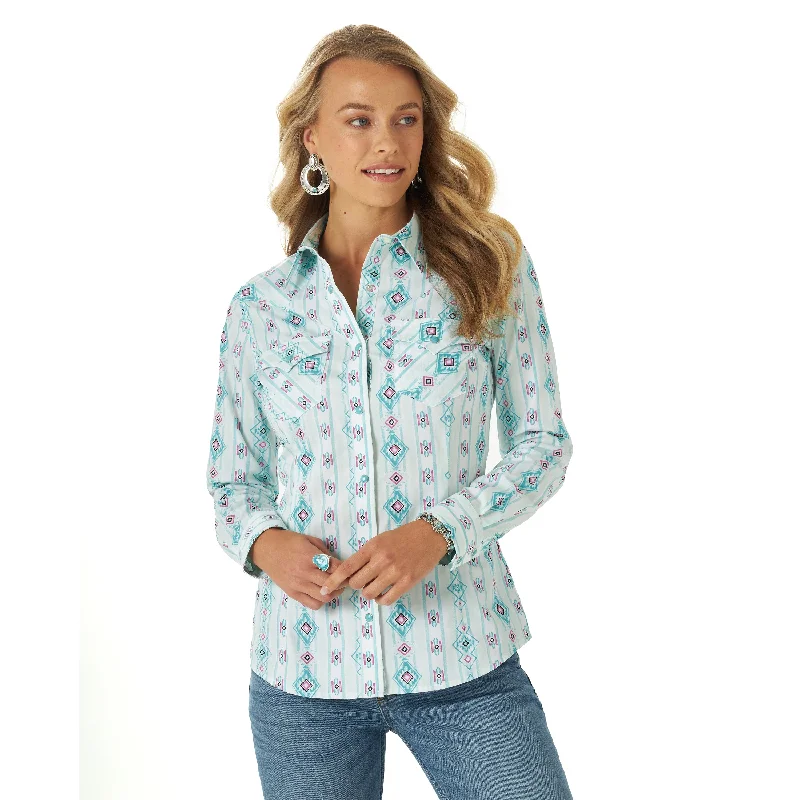 112315062 Wrangler Women's Retro Aqua LS Shirt